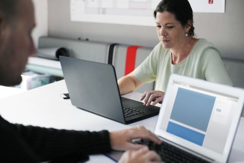 Online dating steeds meer populair onder 40 plus vrouwen en mannen